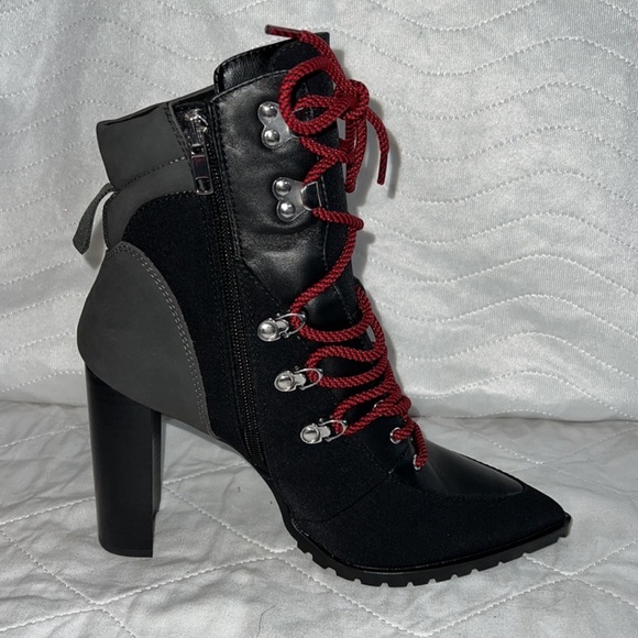 Steve Madden Lace Up Boots Size 8 NWT - Picture 5 of 11